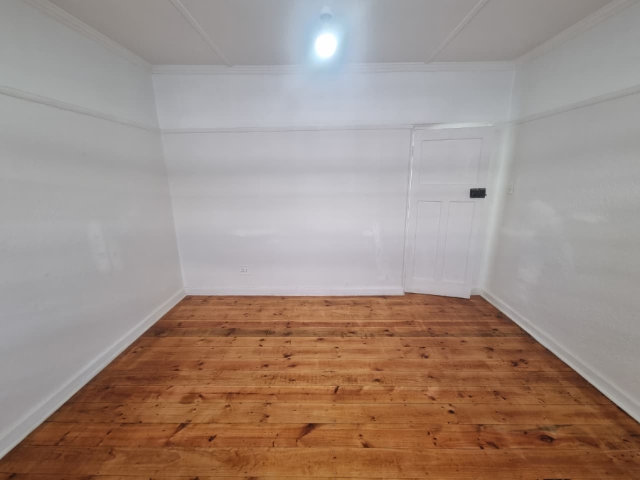 To Let 2 Bedroom Property for Rent in Lansdowne Western Cape